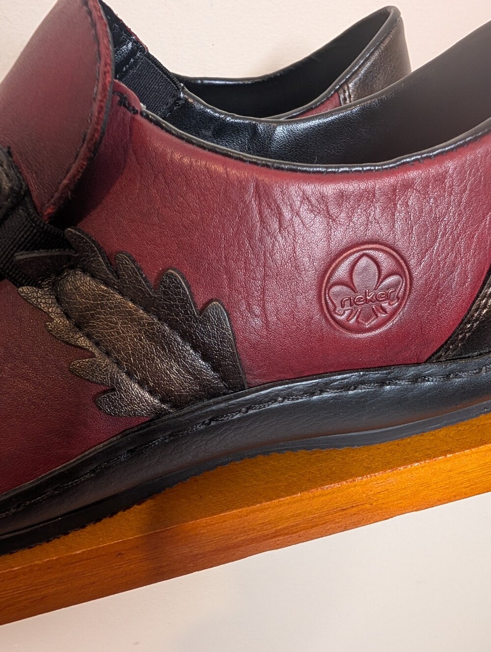 Rieker Women’s Burgundy & Black Slip-On Leather Shoes 40 - Picture 2 of 9